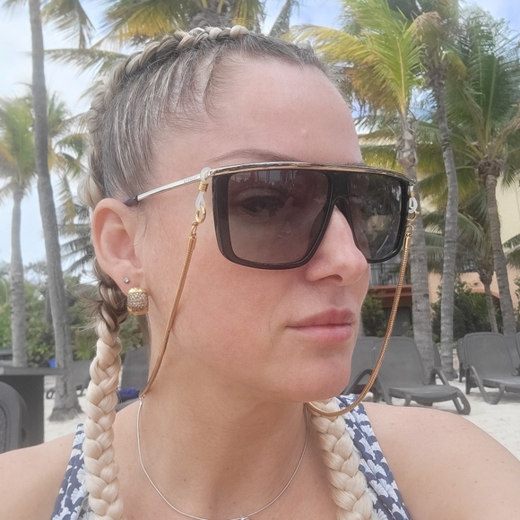 Meet your Posher, Inga - Picture 7 of 7